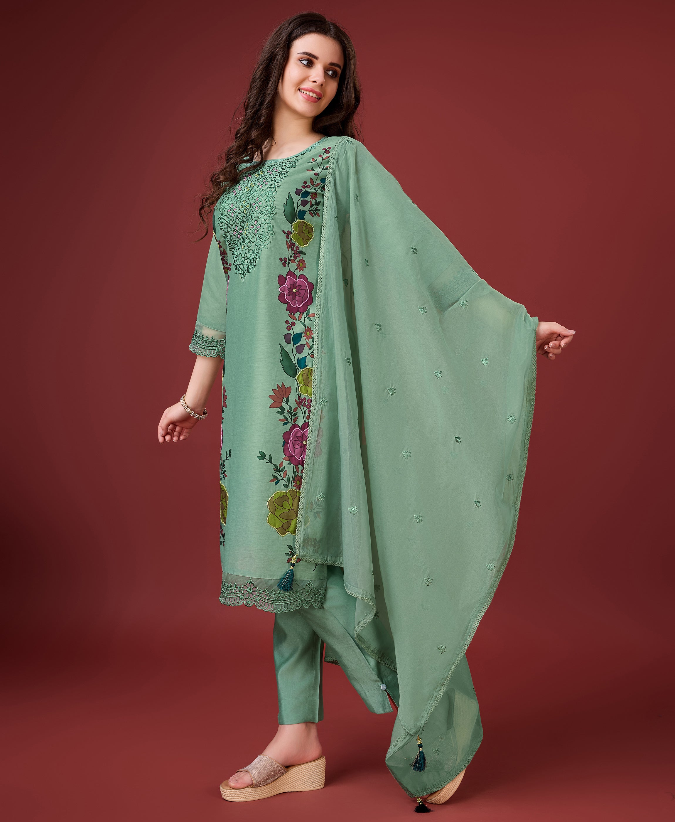 Her Couture Women's Green Chanderi Silk Embroidered Kurta With Pant & Dupatta