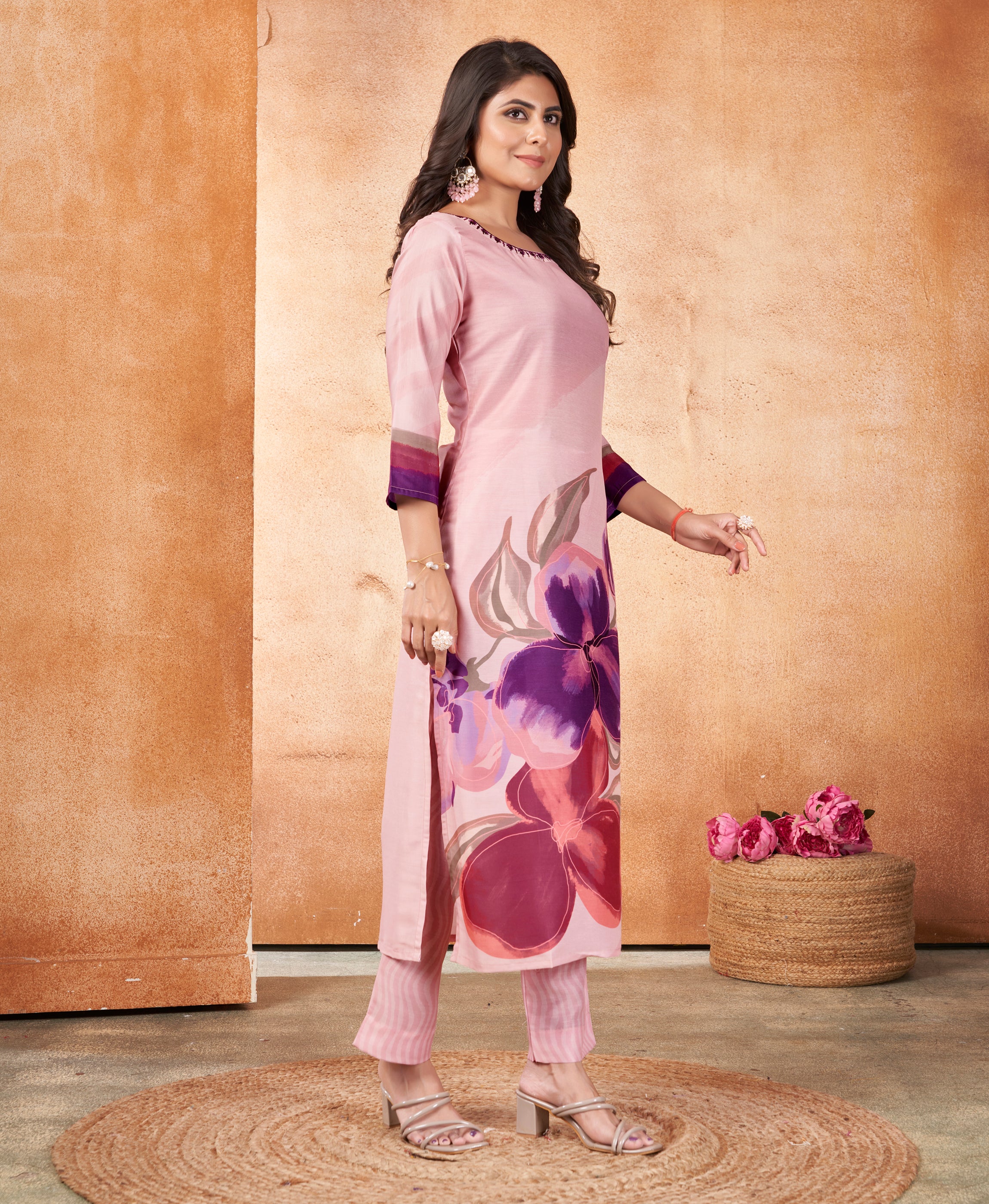 Her Couture Women's Mauve Muslin Ombre Printed Embroidered Straight Kurta With Pant
