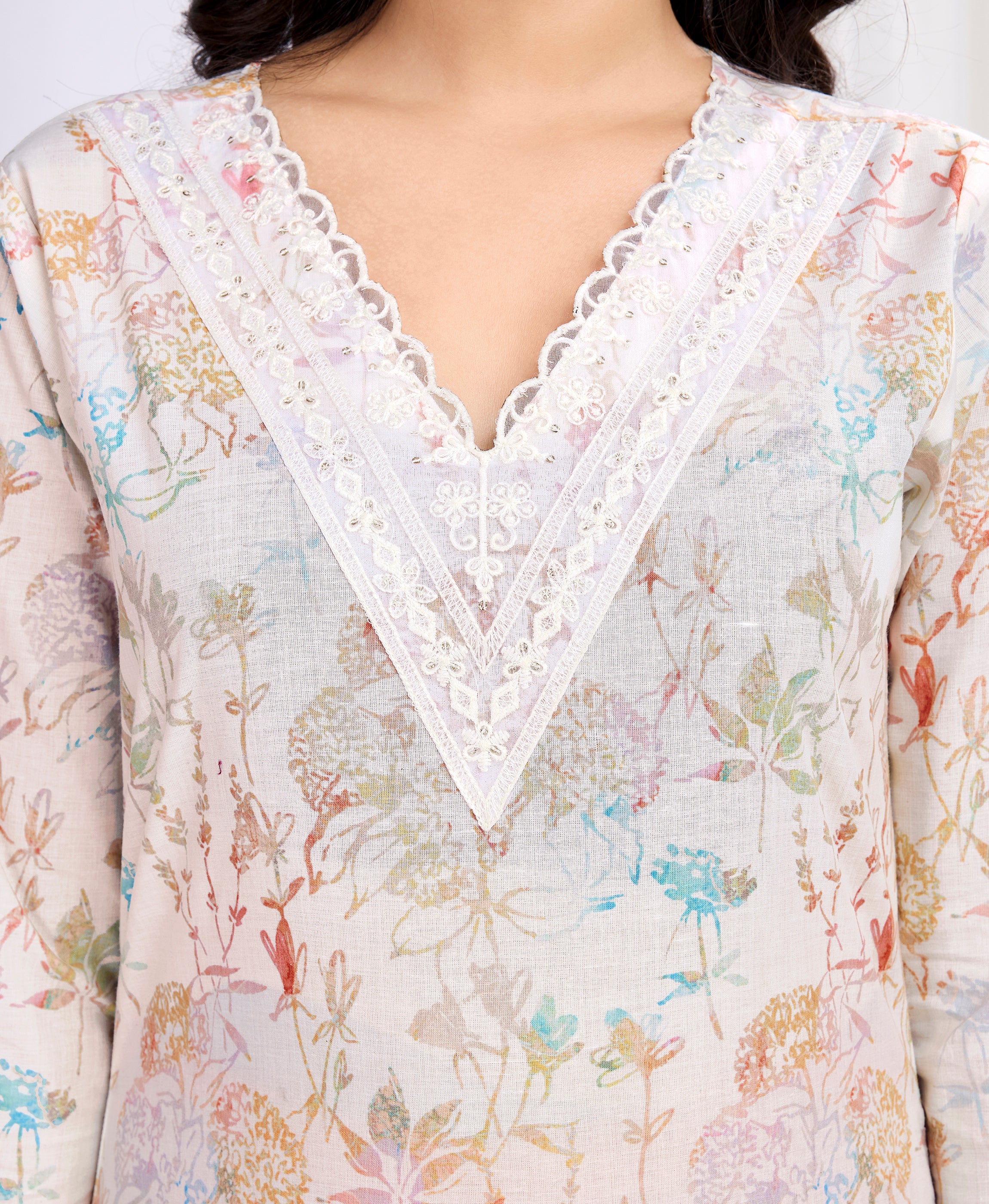 Her Couture Women's Cream Cotton Floral Embellished Straight Kurta With Pant