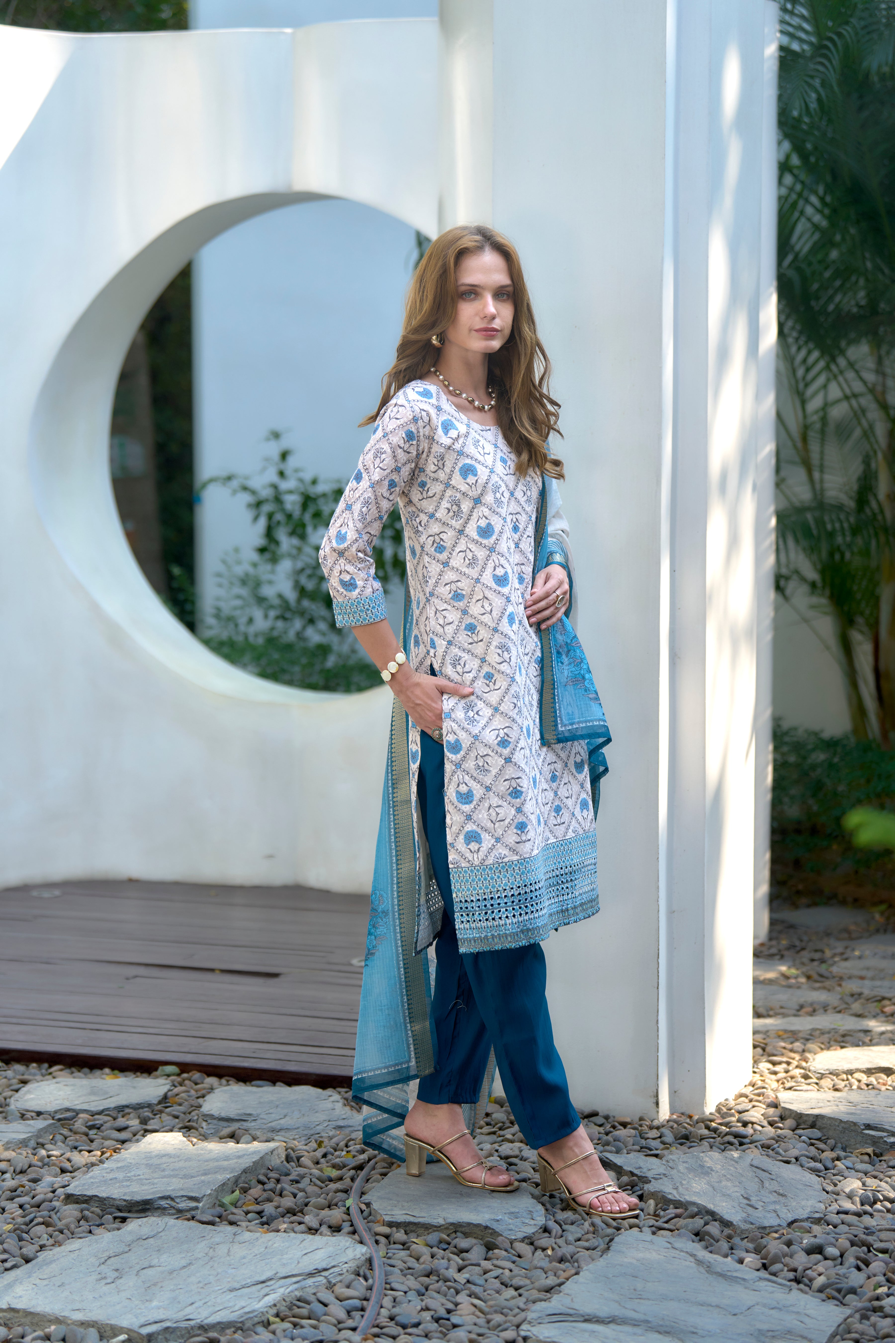 Her Couture Women's Blue Cotton Floral & Leaf Straight Kurta With Pant & Printed Dupatta