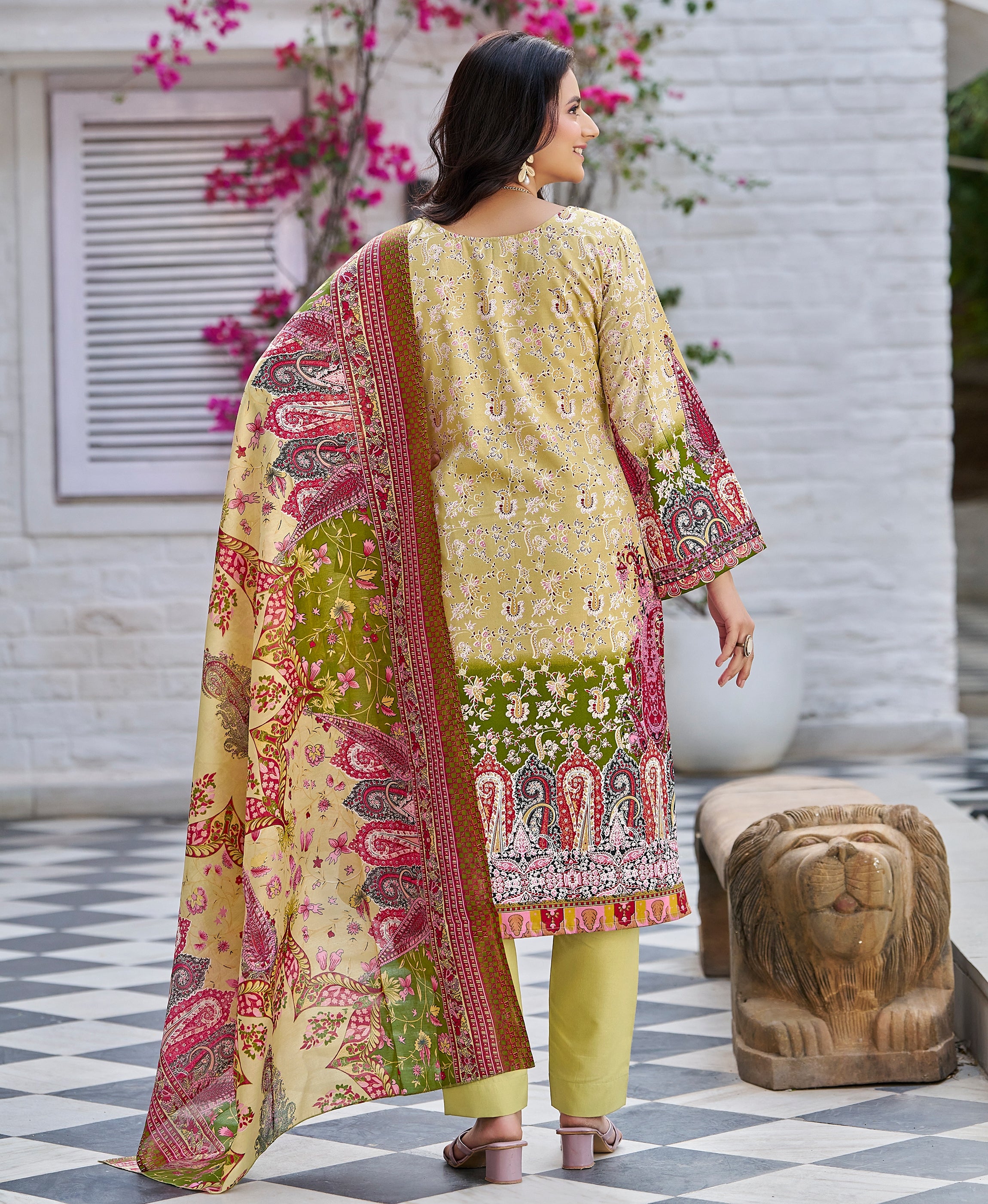 Her Couture Women's Light Green Cotton Blend Paisley Pakistani Style Kurta With Pant & Printed Dupatta