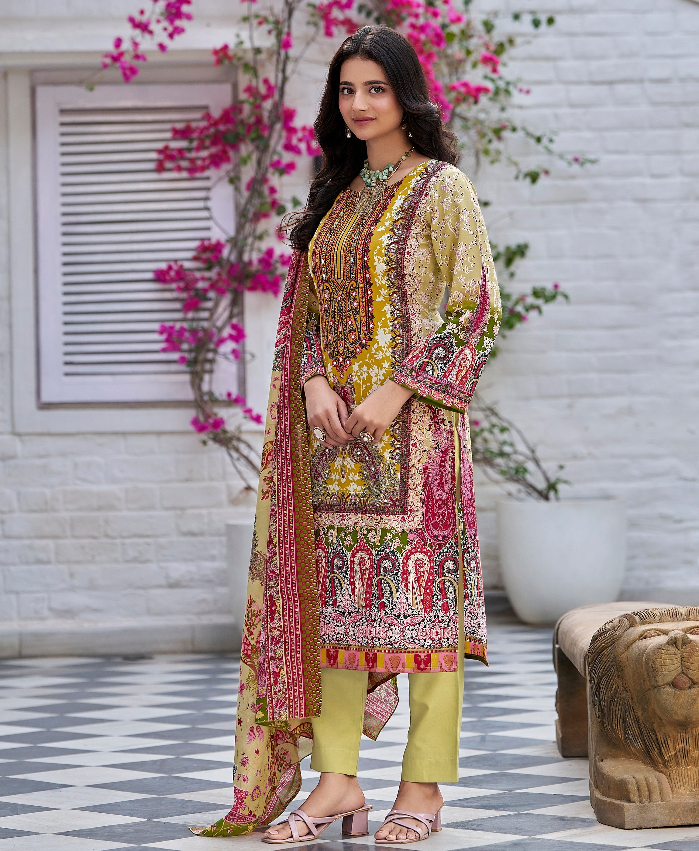 Her Couture Women's Light Green Cotton Blend Paisley Pakistani Style Kurta With Pant & Printed Dupatta