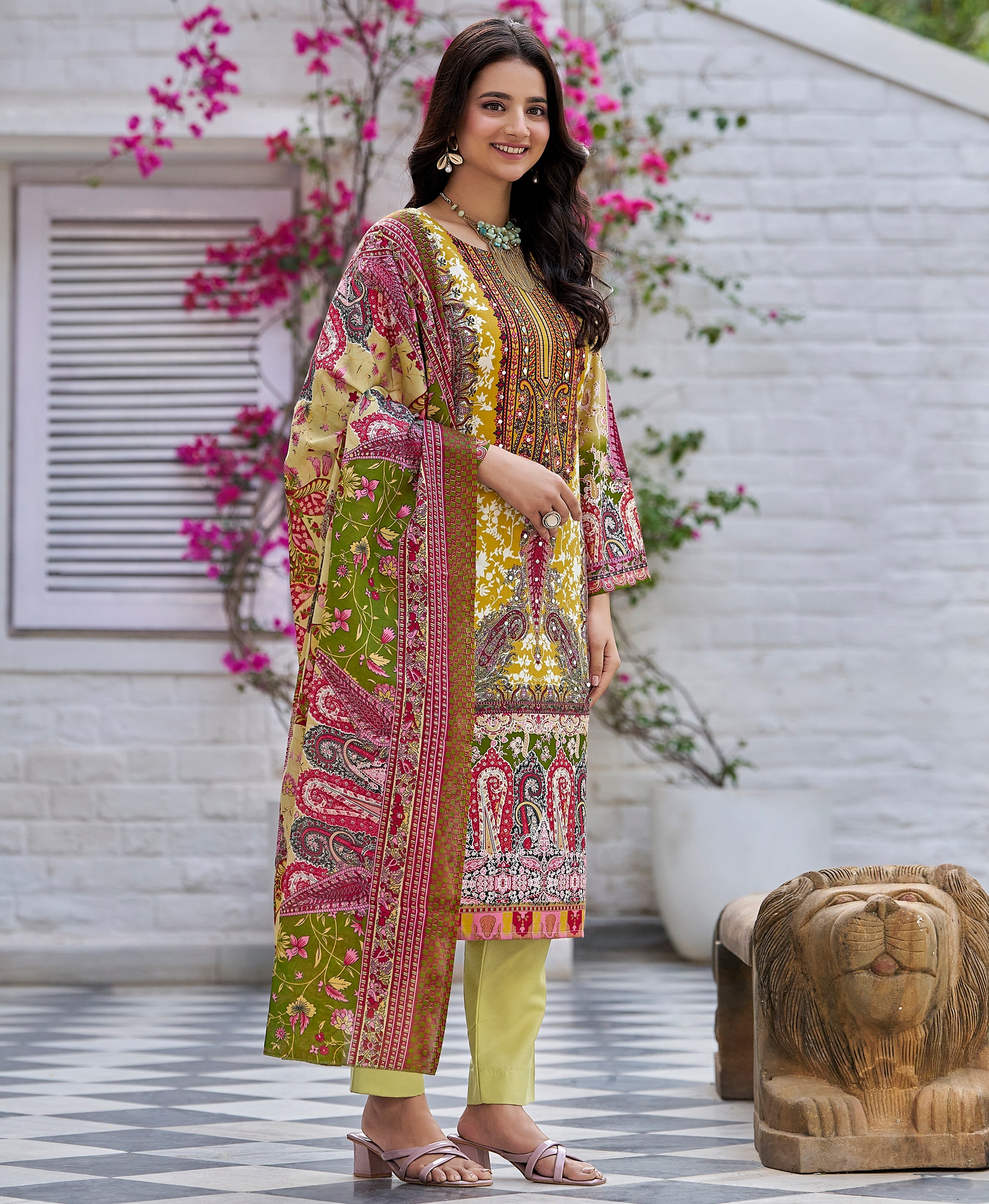 Her Couture Women's Light Green Cotton Blend Paisley Pakistani Style Kurta With Pant & Printed Dupatta