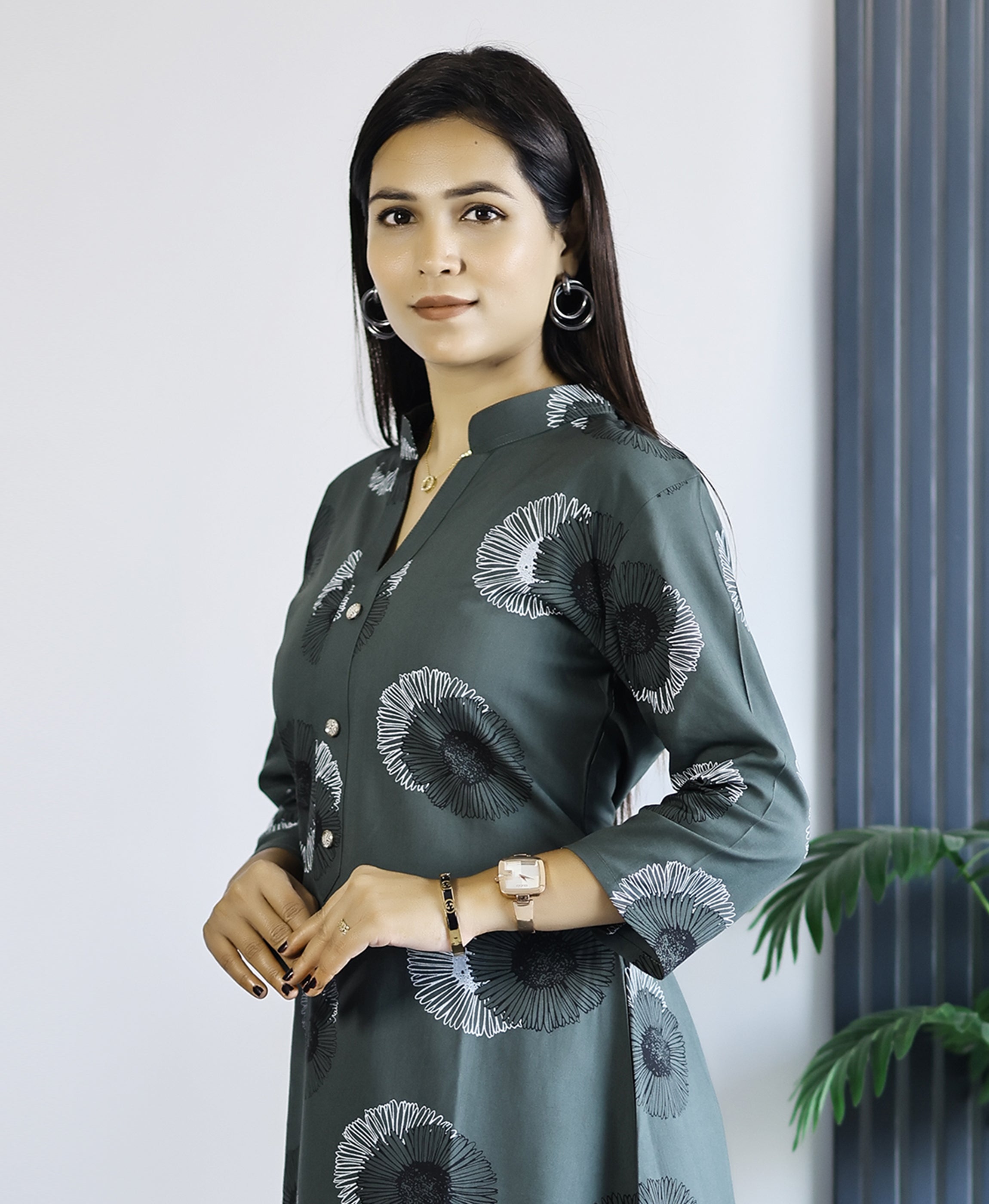 Her Couture Women's Green Rayon Viscose 21 KG Floral & Leaf Printed Causal Co-ord Set