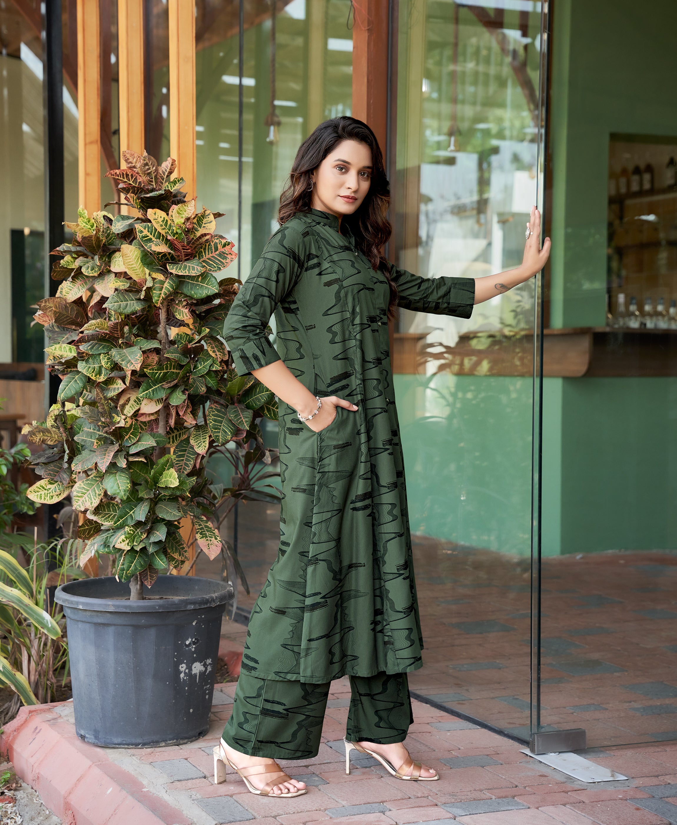 Her Couture Women's Dark Green Rayon Abstract Print Party Co-ord Set