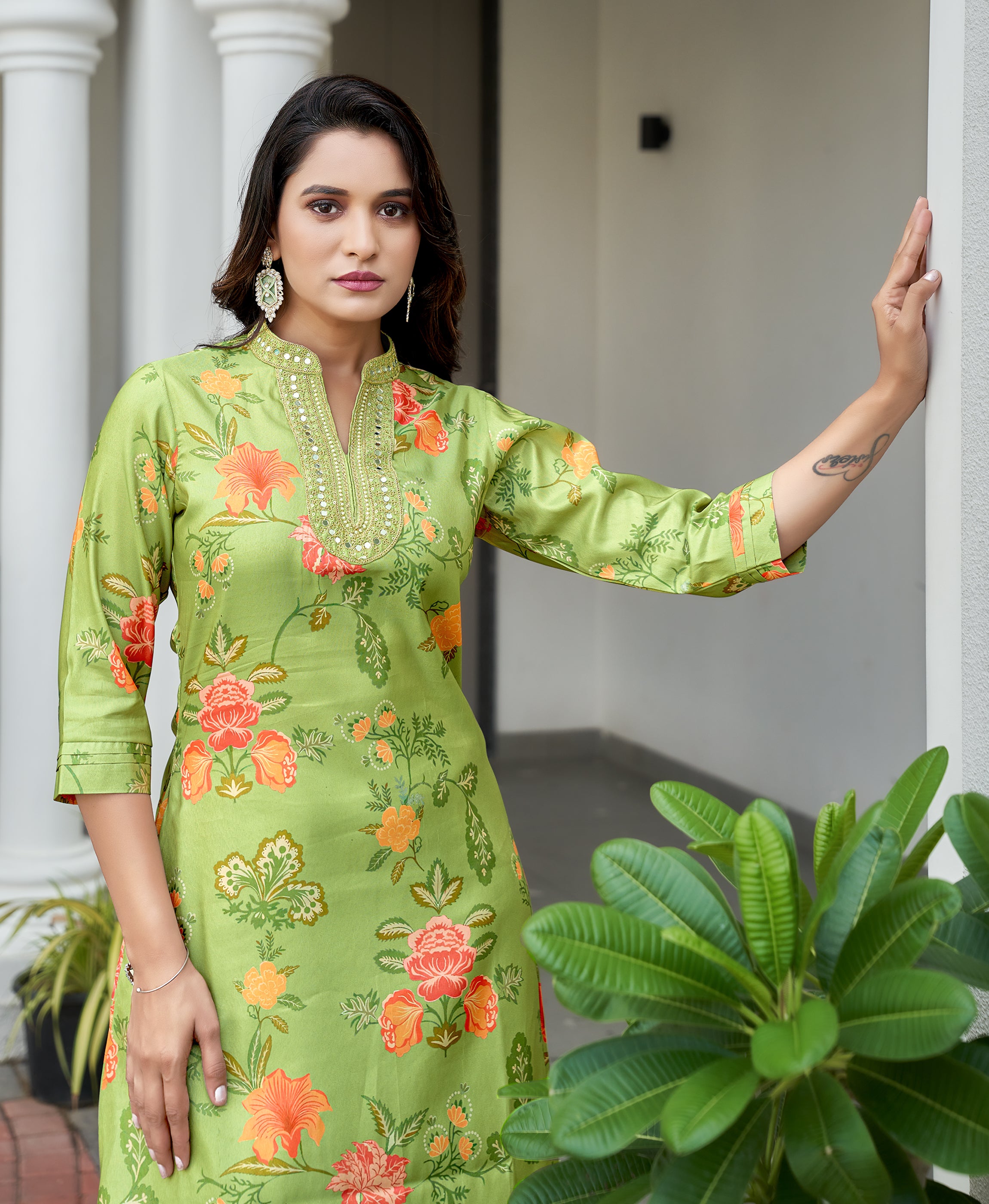 Her Couture Women's Green Shimmer Silk Floral Printed Embroidered Asymmetric Kurta With Pant