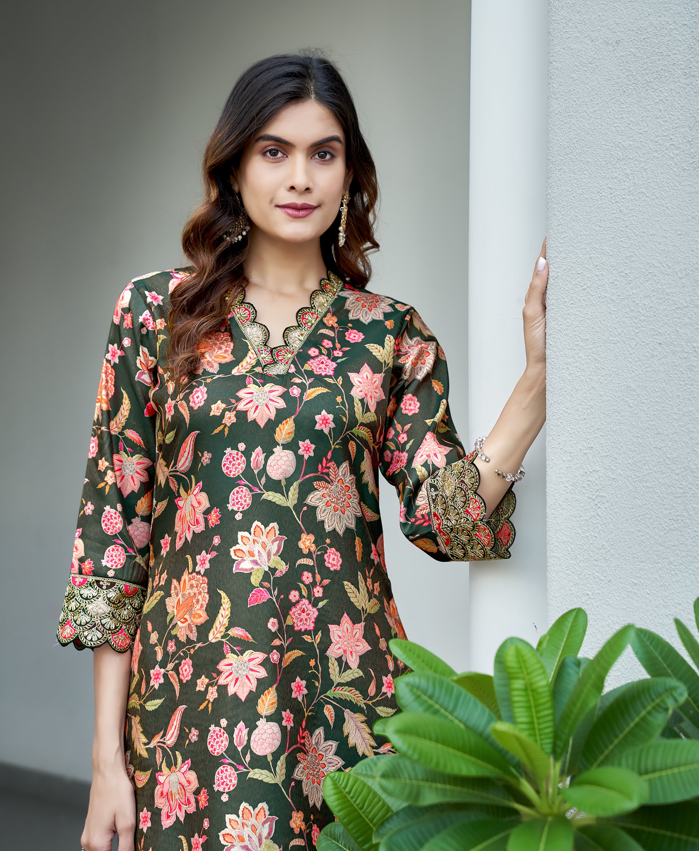 Her Couture Women's Black Shimmer Silk Floral Printed Embroidered Asymmetric Kurta With Pant