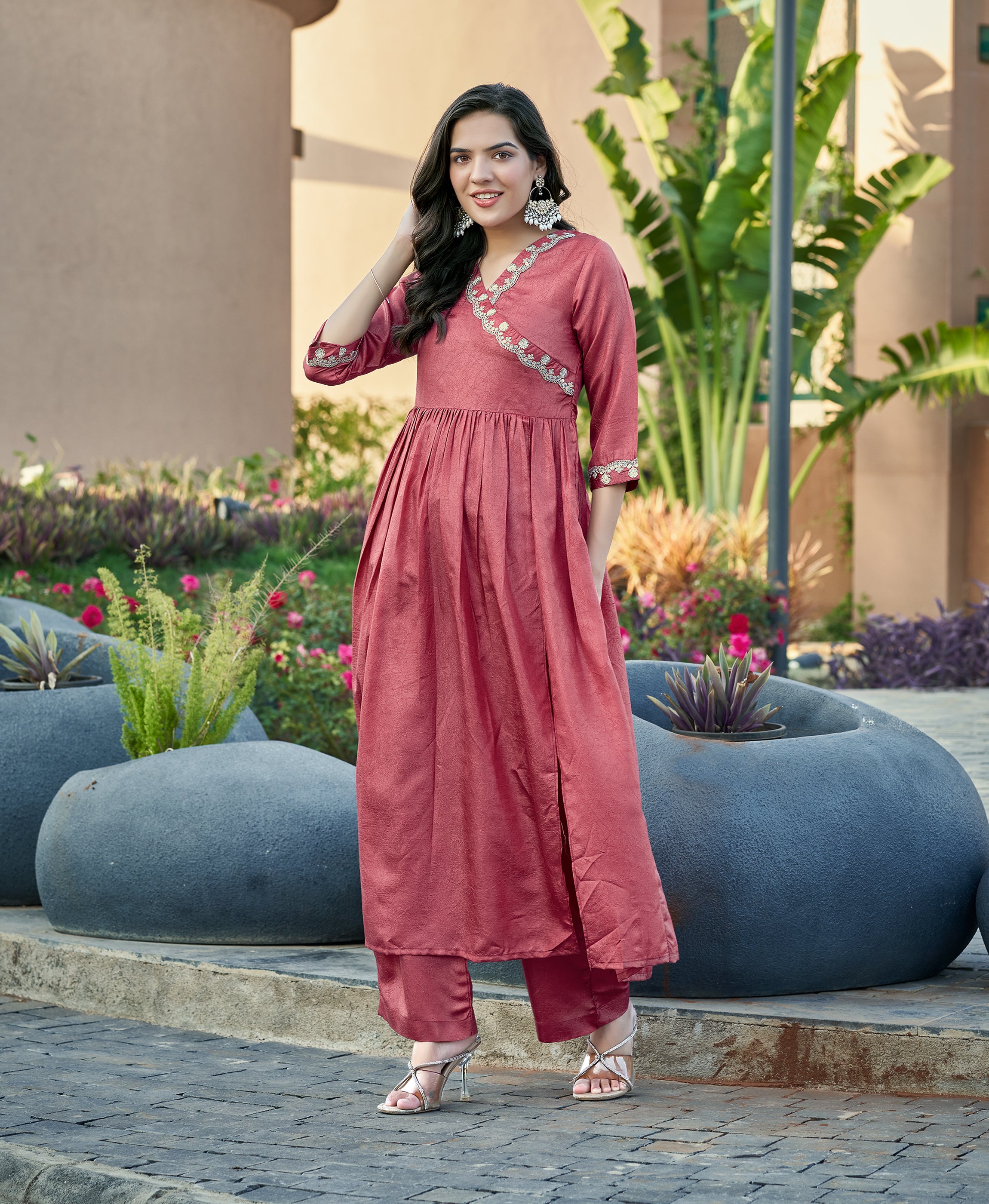 Her Couture Women's Mauve Viscose Spider Floral Embroiery Embroidered Nyra-cut Kurta With Palazzo