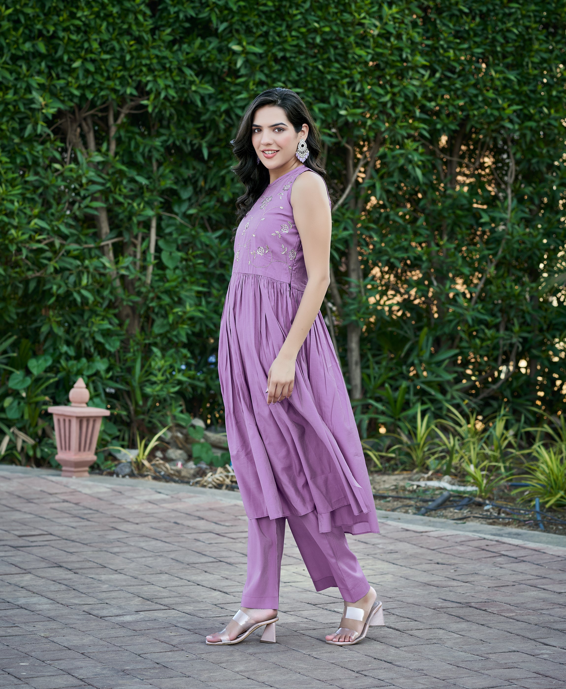 Her Couture Women's Lavender Viscose Shimmer Floral Embroiery Embroidered Nyra-cut Kurta With Palazzo