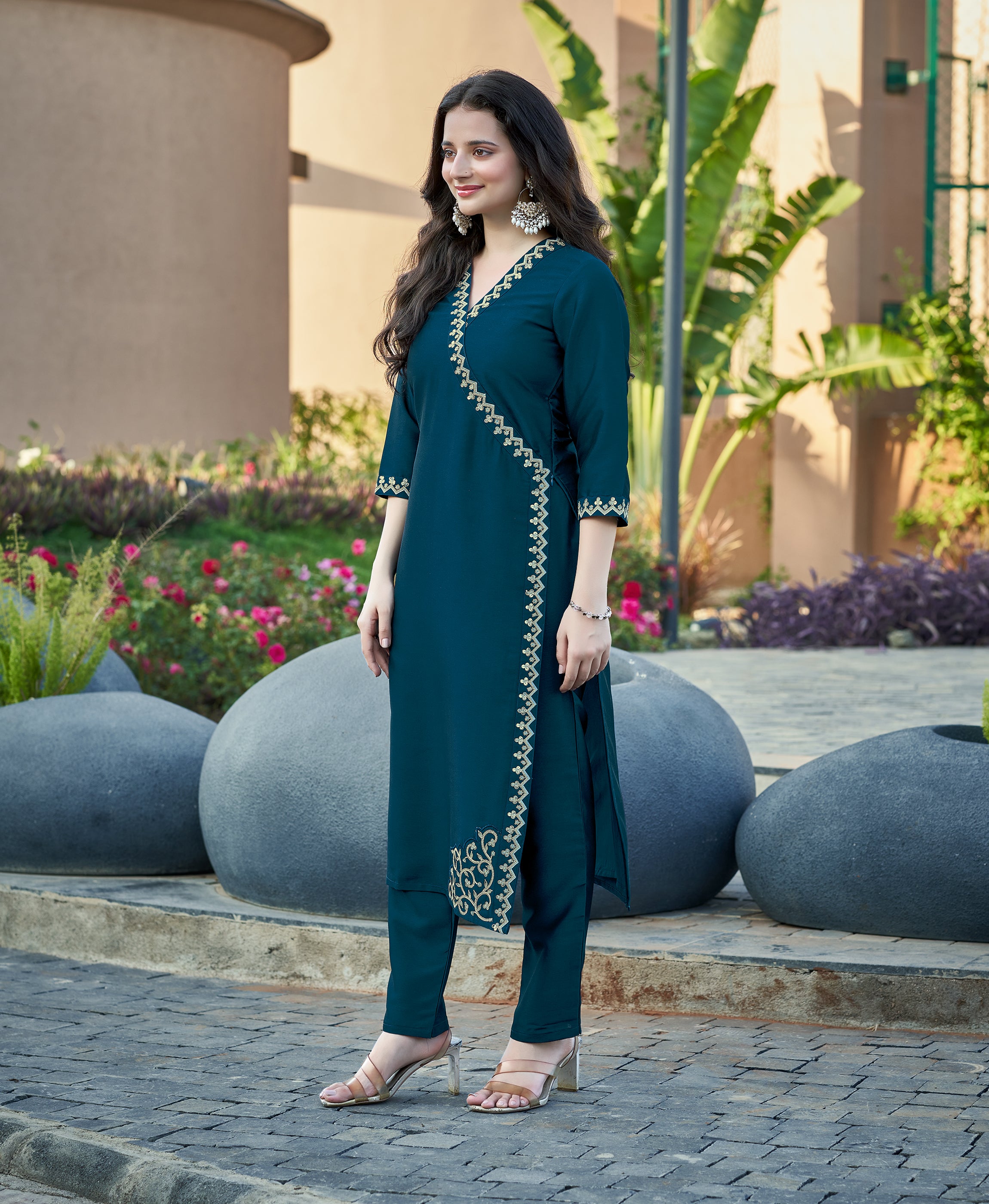 Her Couture Women's Dark Blue Viscose Crystal Floral Embroiery Embroidered Straight Kurta With Pant