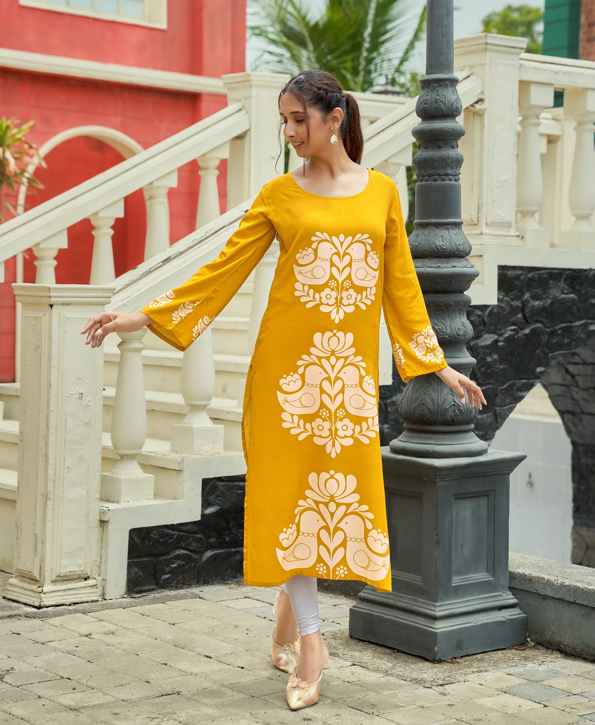 Her Couture Women's Yellow Viscose Rayon Floral Printed Straight Kurta
