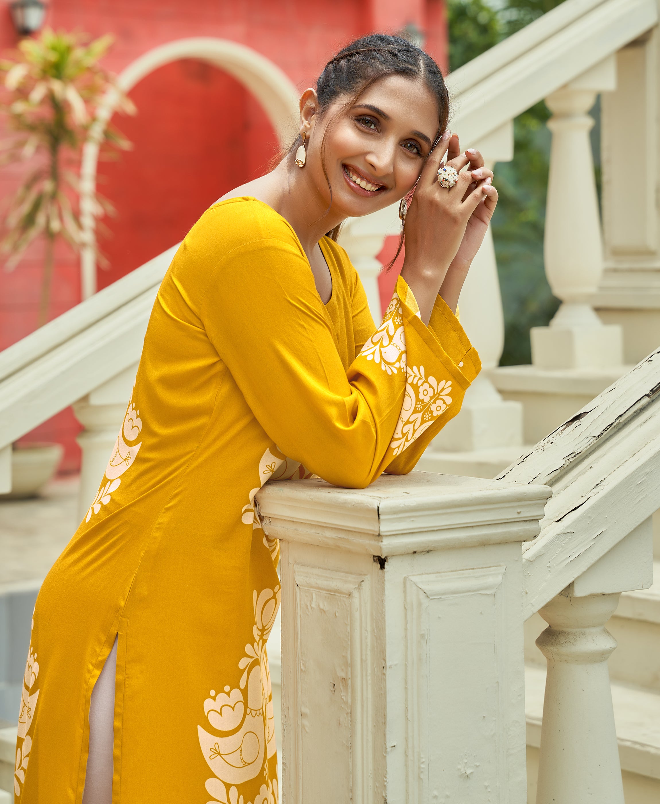 Her Couture Women's Yellow Viscose Rayon Floral Printed Straight Kurta