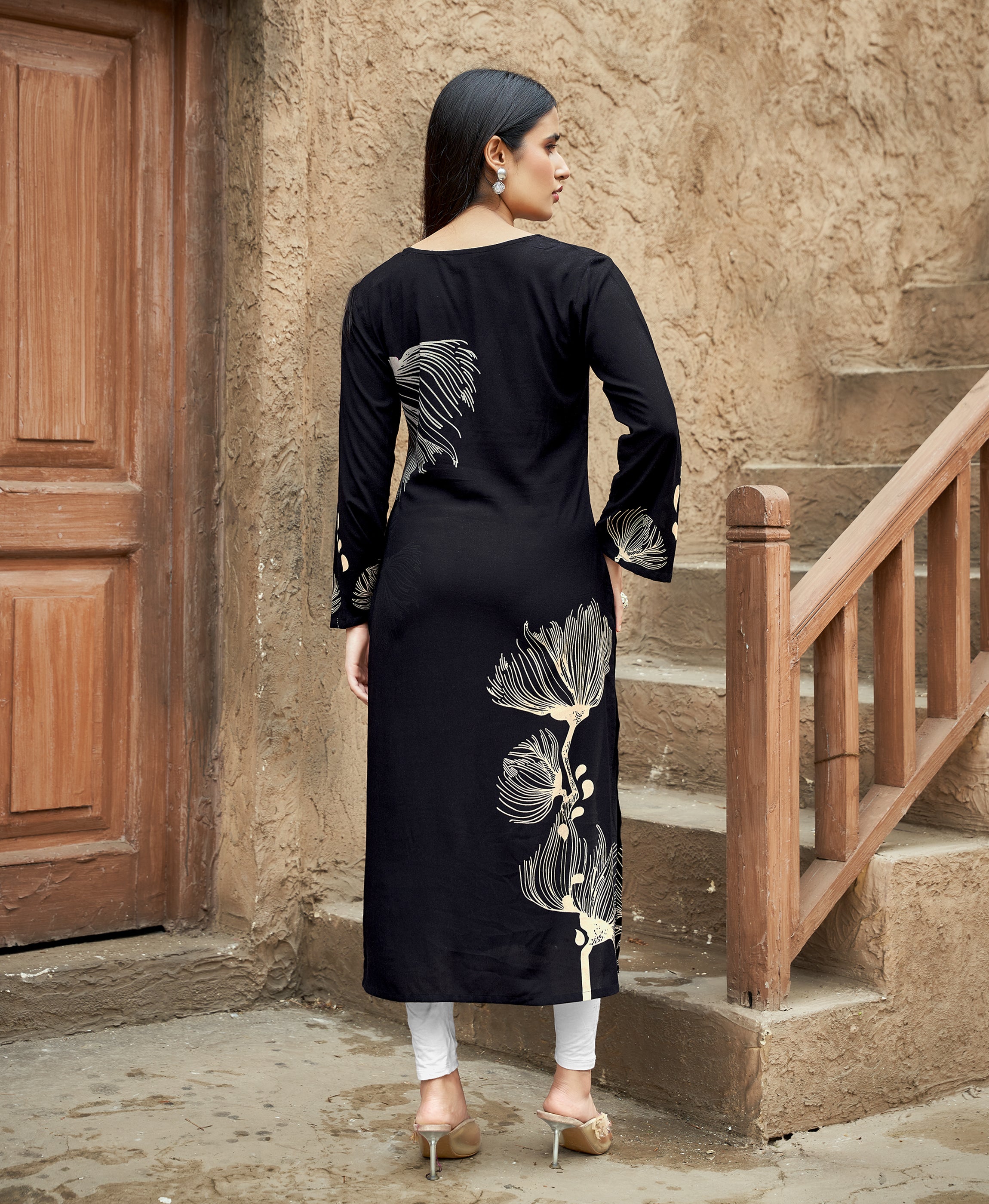 Her Couture Women's Black Viscose Rayon Floral Printed Straight Kurta
