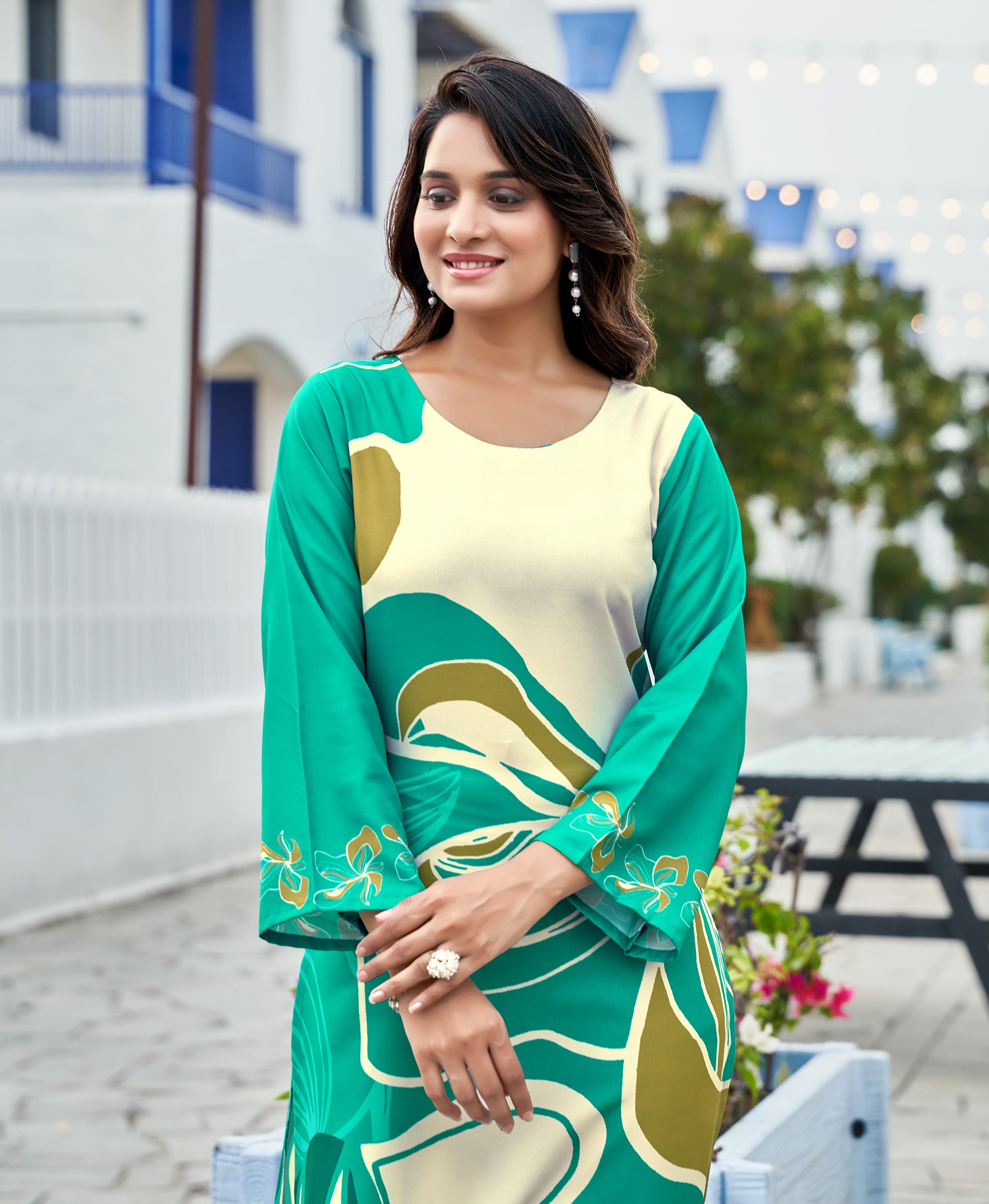 Her Couture Women's Green Viscose Rayon Geometric Printed Straight Kurta