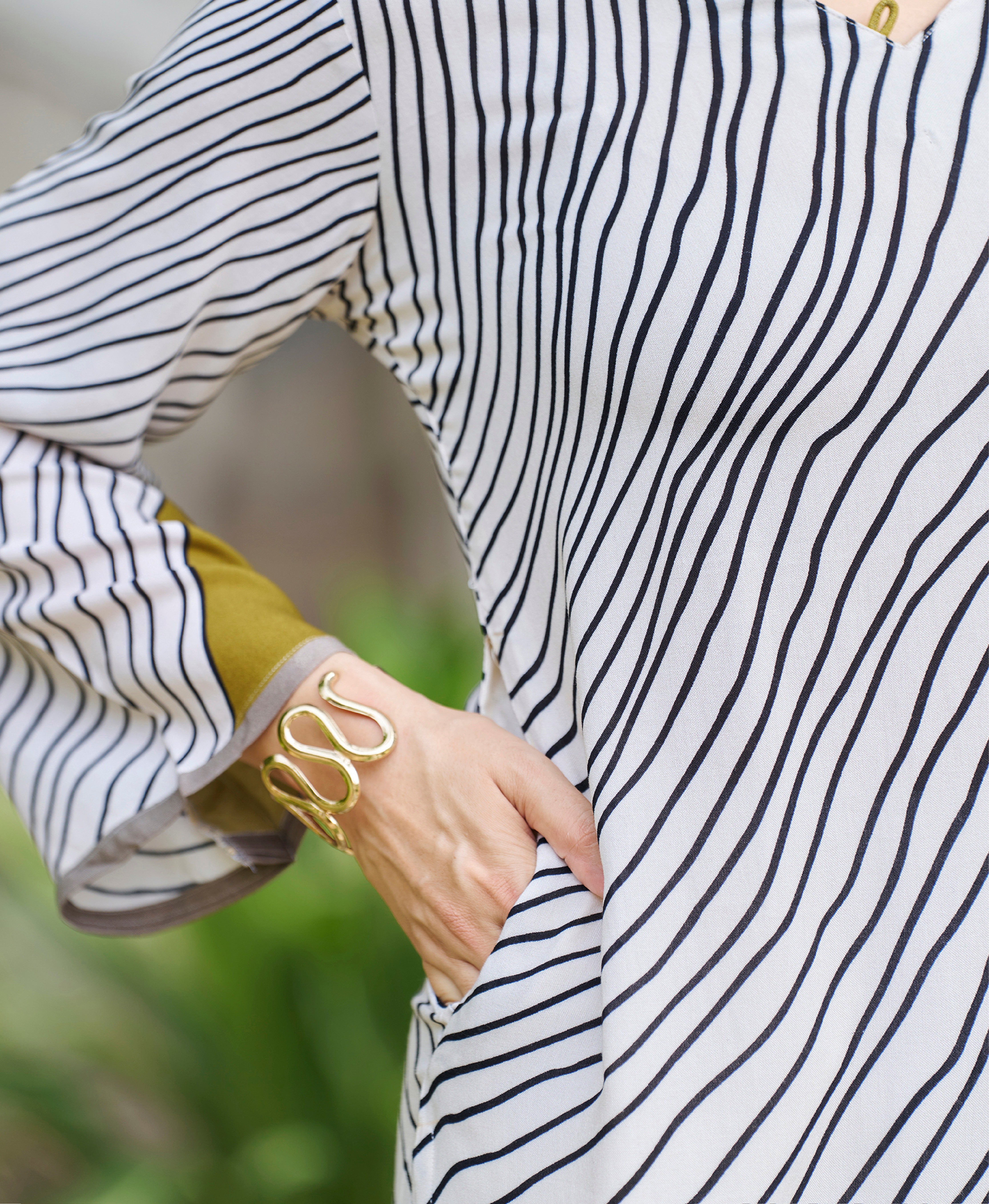 Her Couture Women's Mustard Viscose Rayon Stripes Printed Straight Kurta