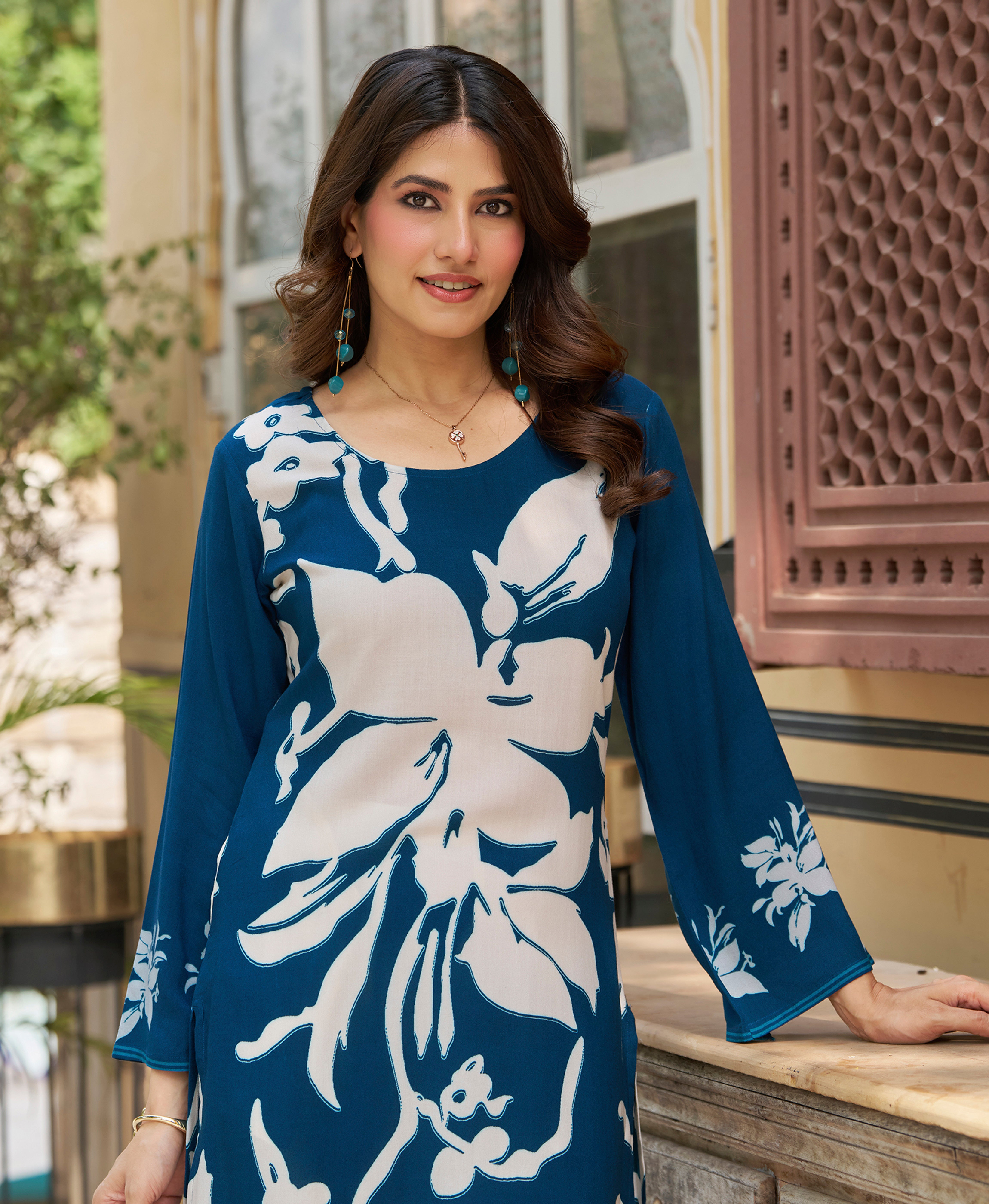Her Couture Women's Teal Blue Viscose Rayon Floral Printed Straight Kurta