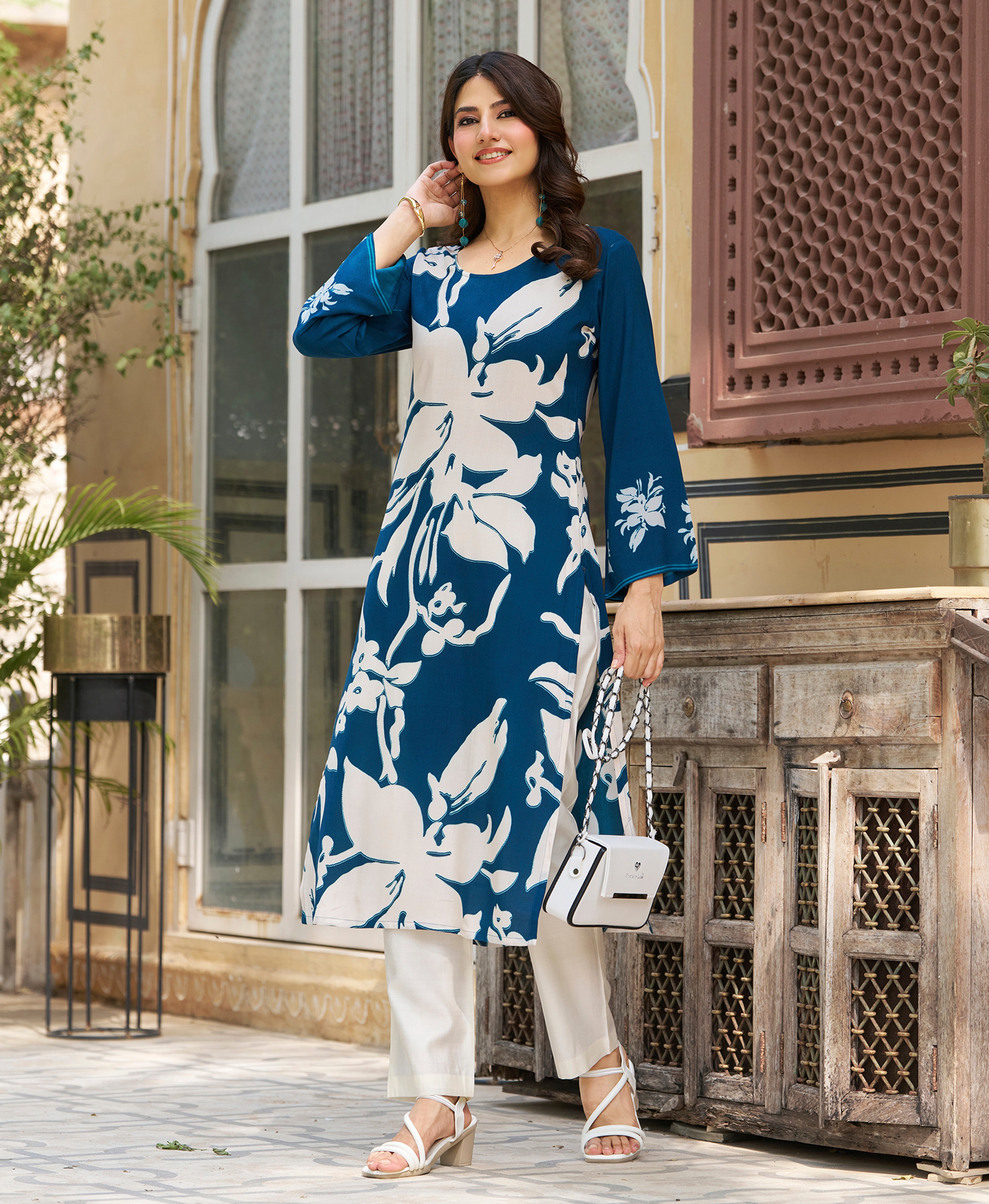 Her Couture Women's Teal Blue Viscose Rayon Floral Printed Straight Kurta