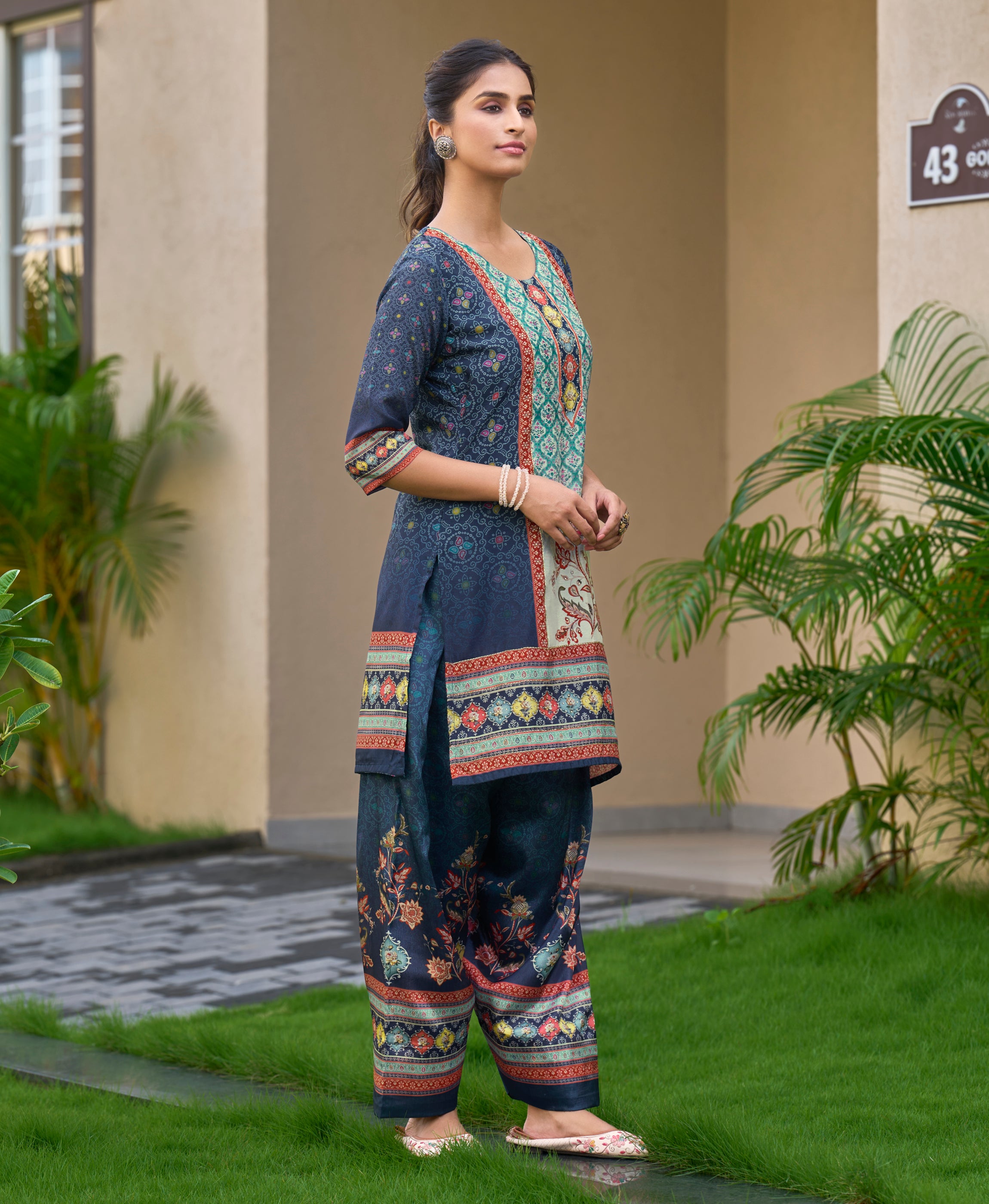 Her Couture Women's Dark Blue Chinon Chiffon Abstract Print Festive & Party Co-ord Set