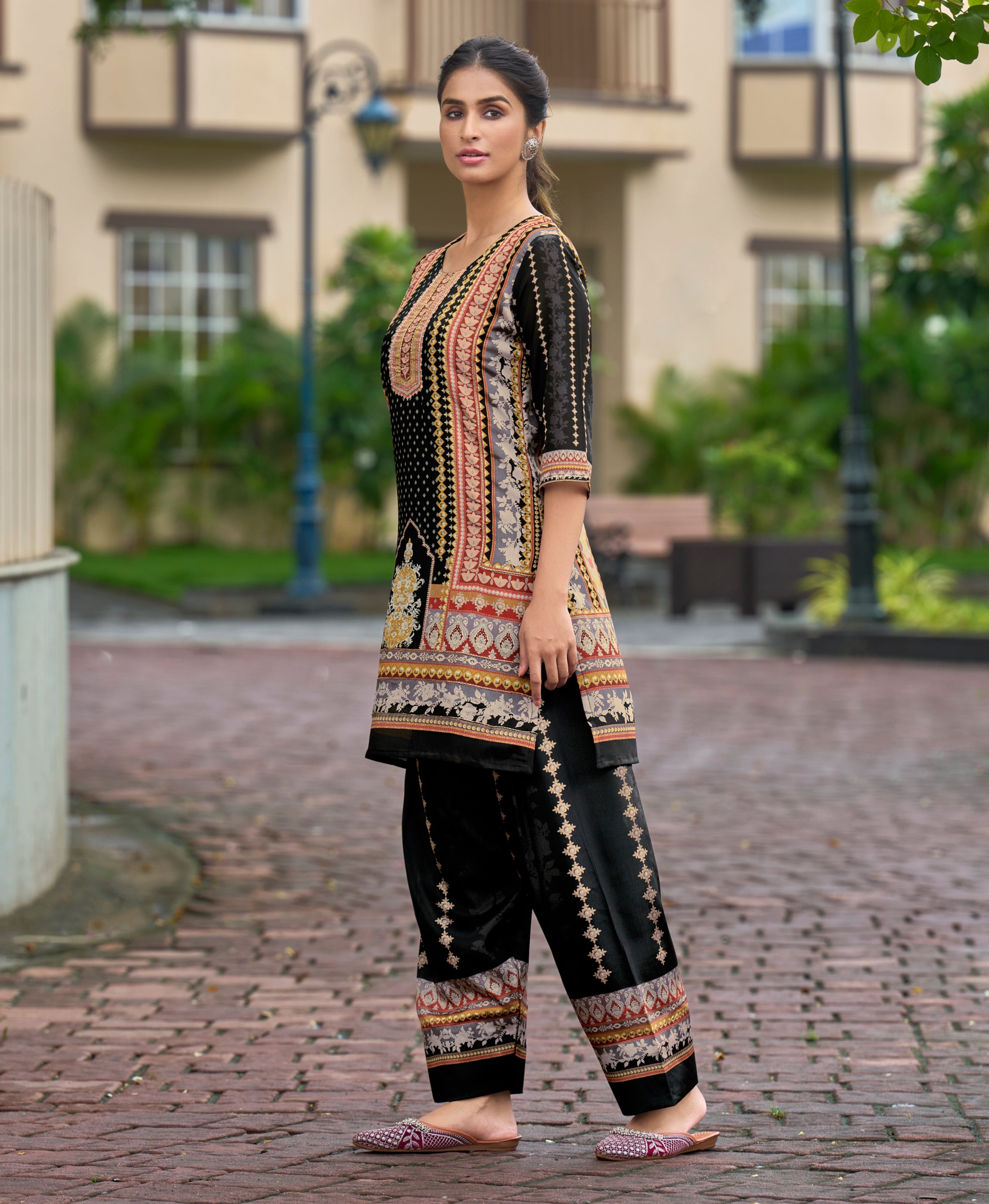 Her Couture Women's Black Chinon Chiffon Abstract Print Festive & Party Co-ord Set