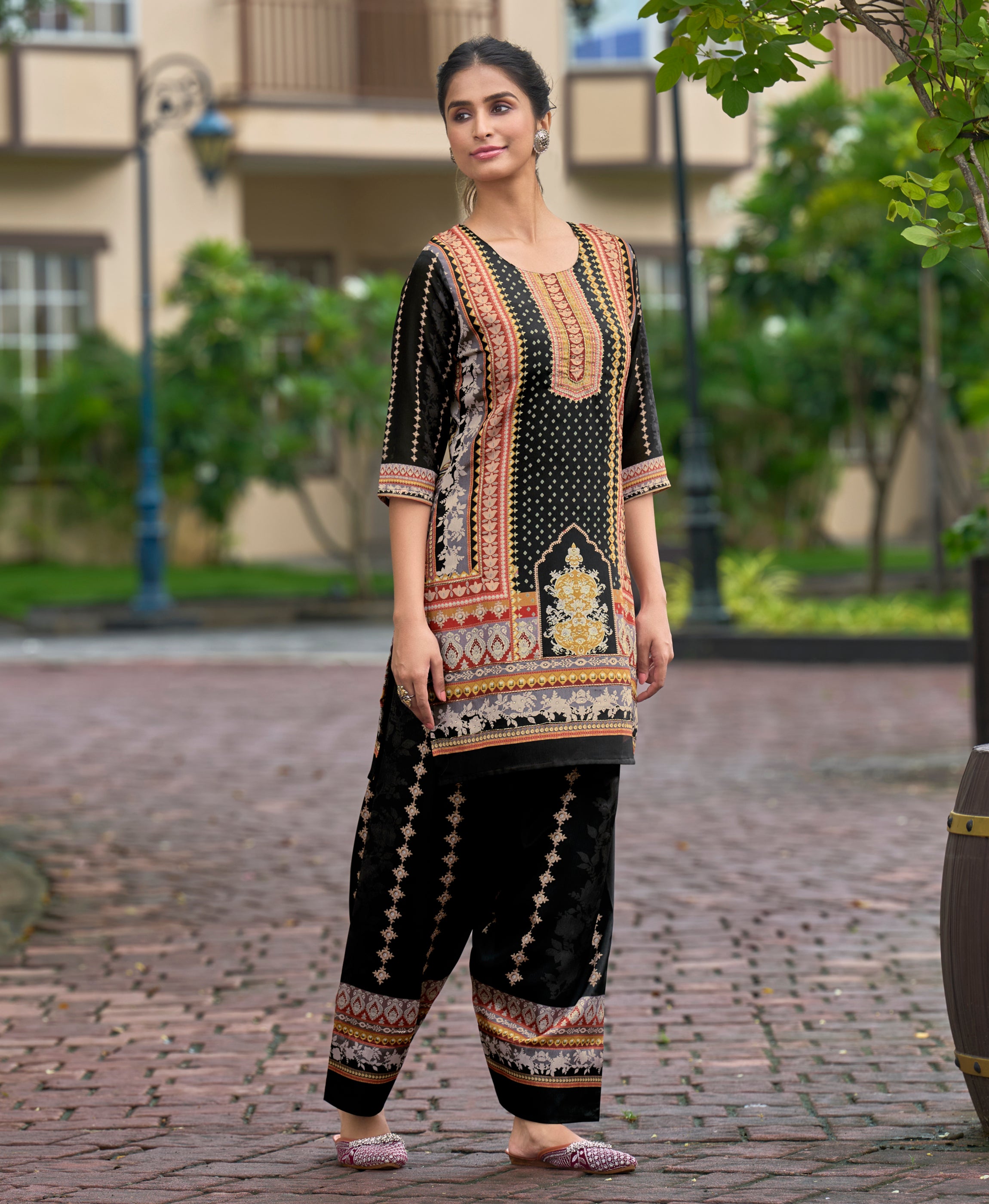 Her Couture Women's Black Chinon Chiffon Abstract Print Festive & Party Co-ord Set