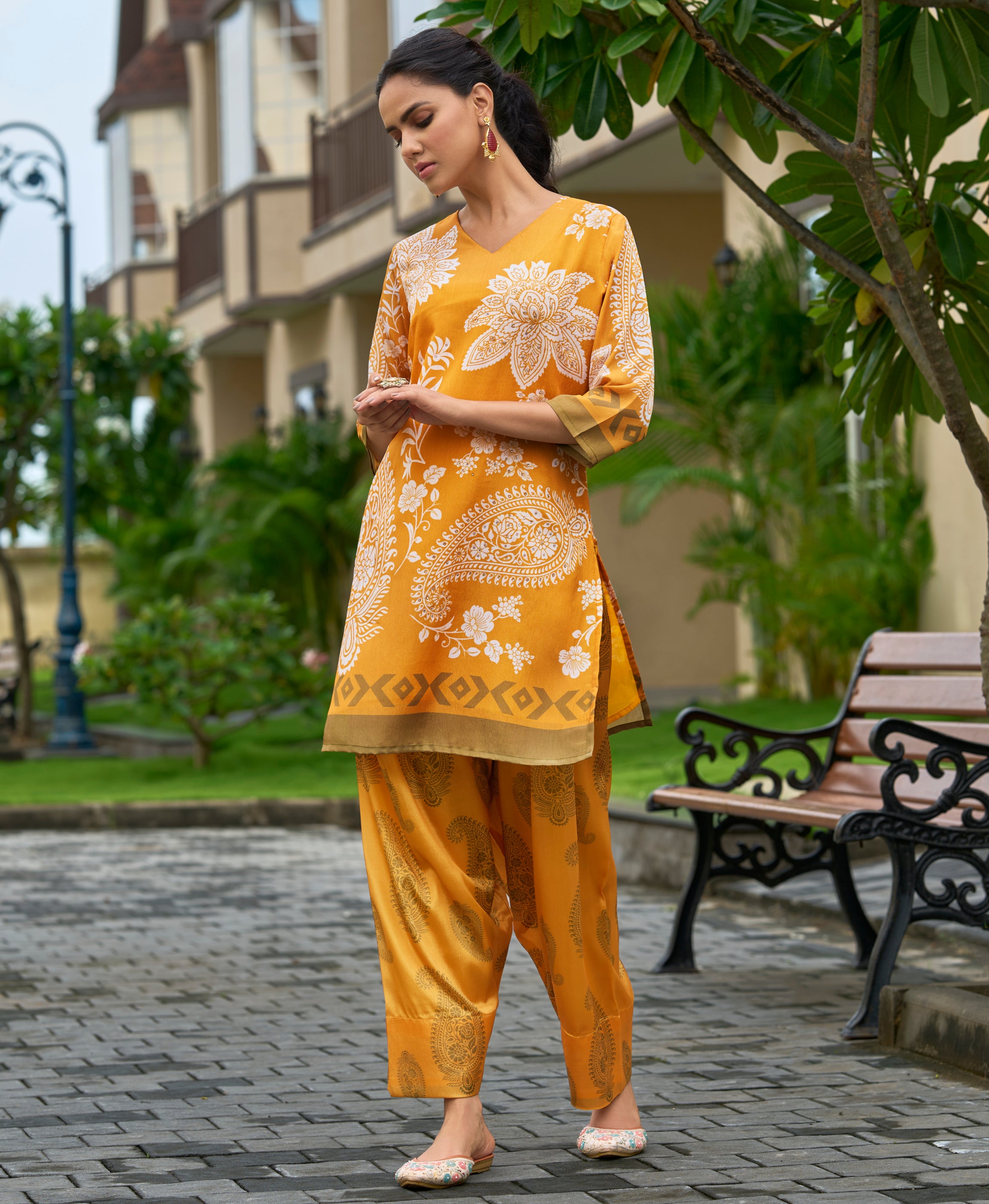 Her Couture Women's Yellow Chinon Chiffon Floral Printed Festive & Party Co-ord Set