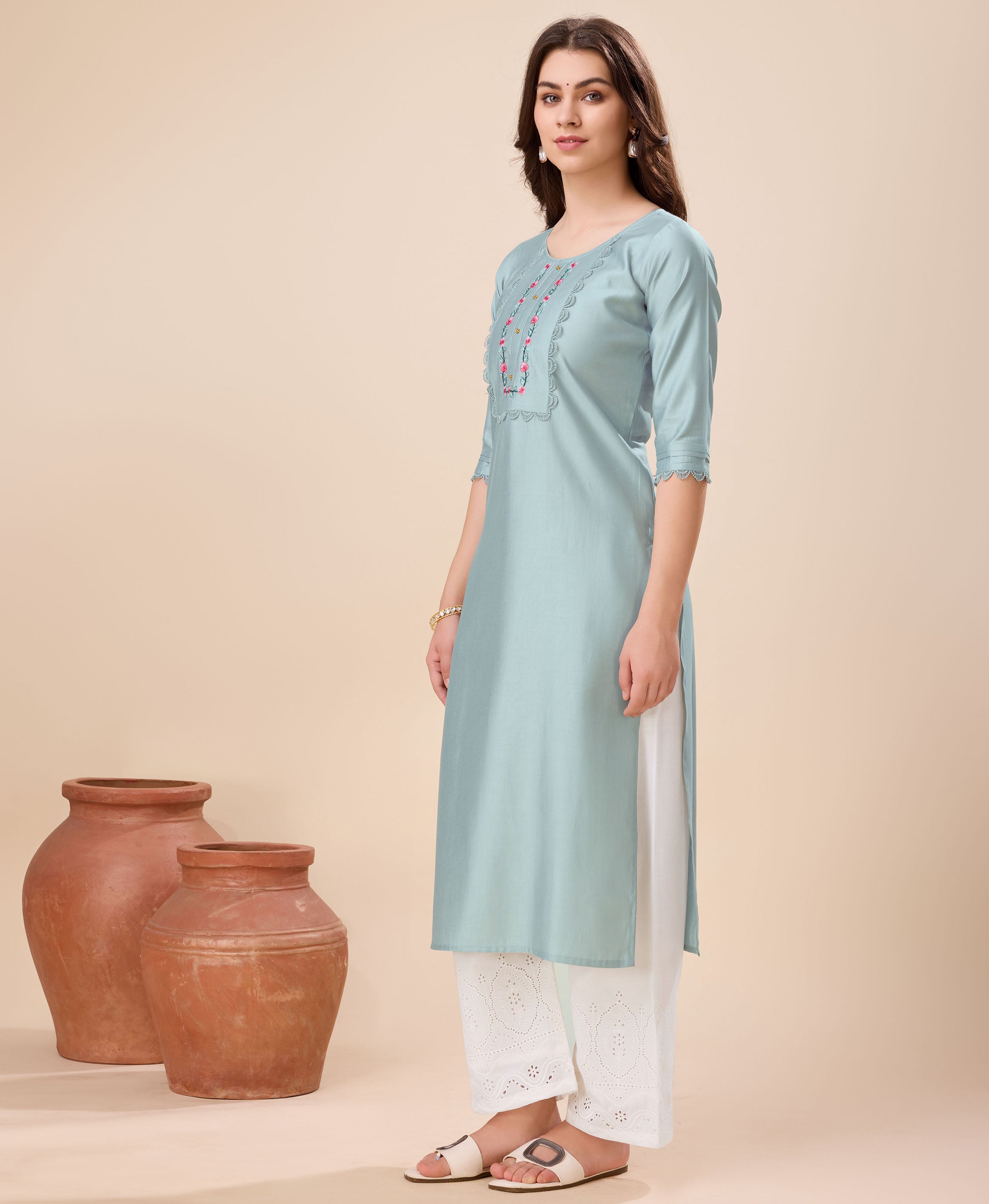 Her Couture Women's Grey Viscose Floral Embroidered Straight Kurta