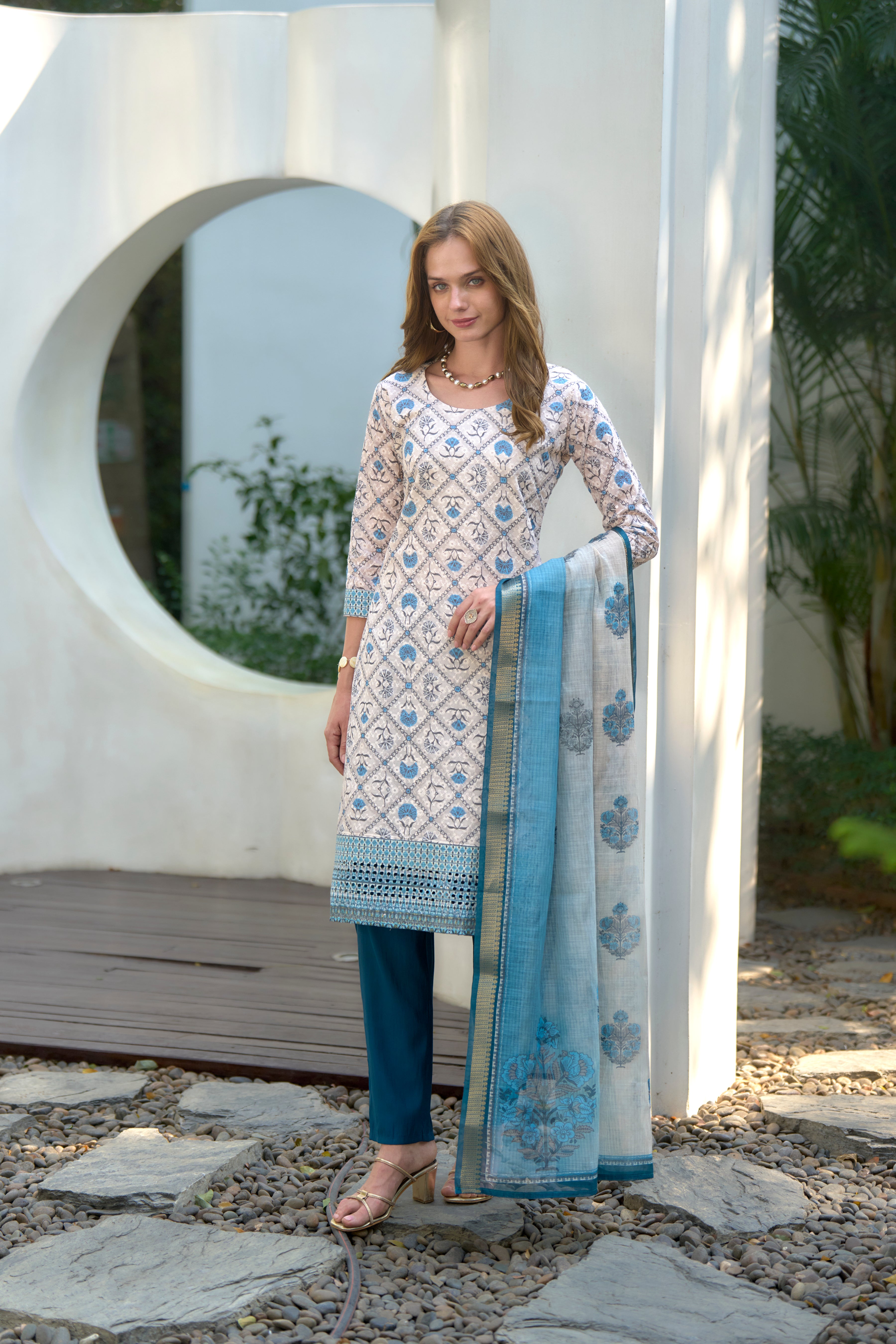 Her Couture Women's Blue Cotton Floral & Leaf Straight Kurta With Pant & Printed Dupatta