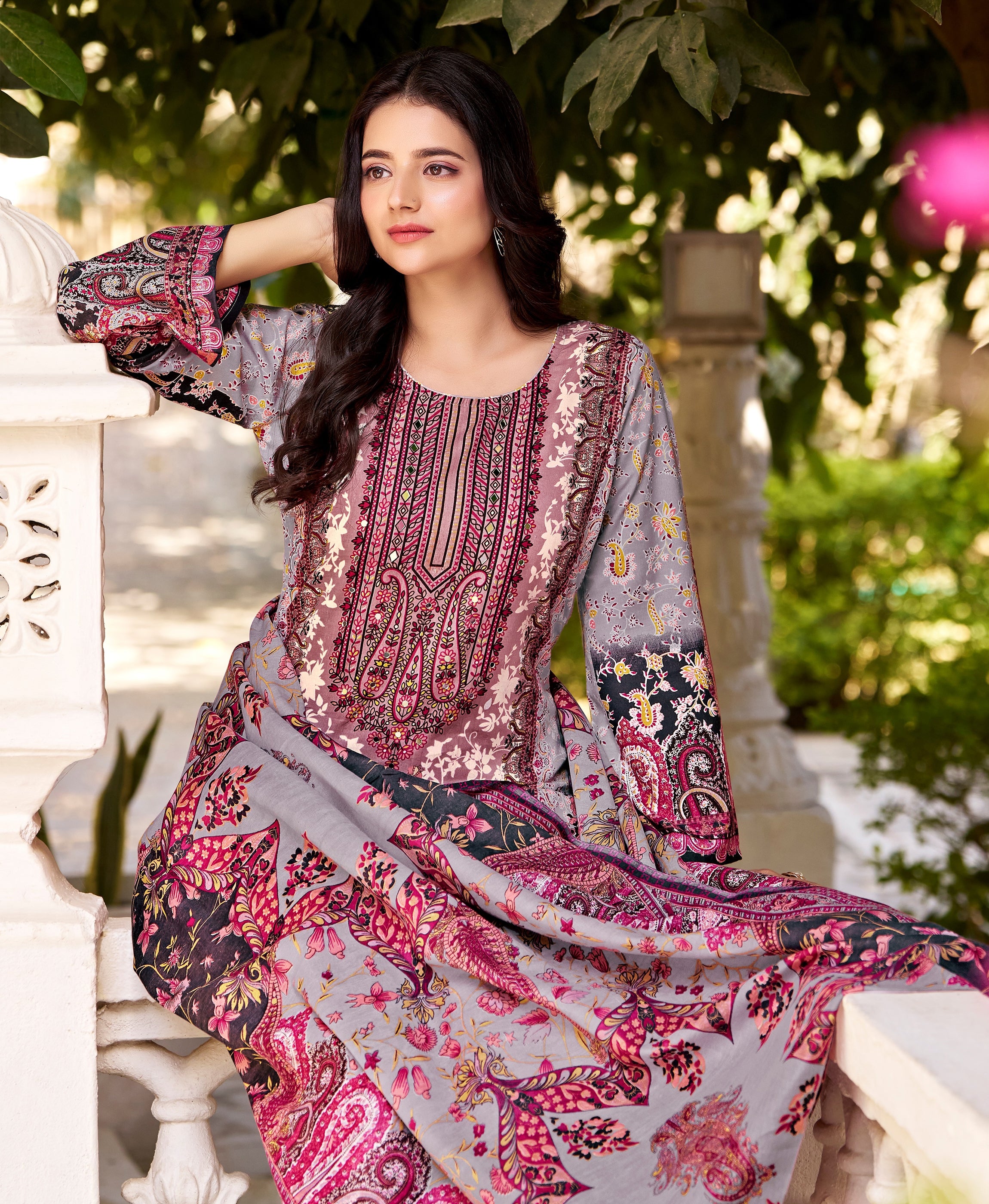 Her Couture Women's Lavender Cotton Blend Paisley Pakistani Style Kurta With Pant & Printed Dupatta