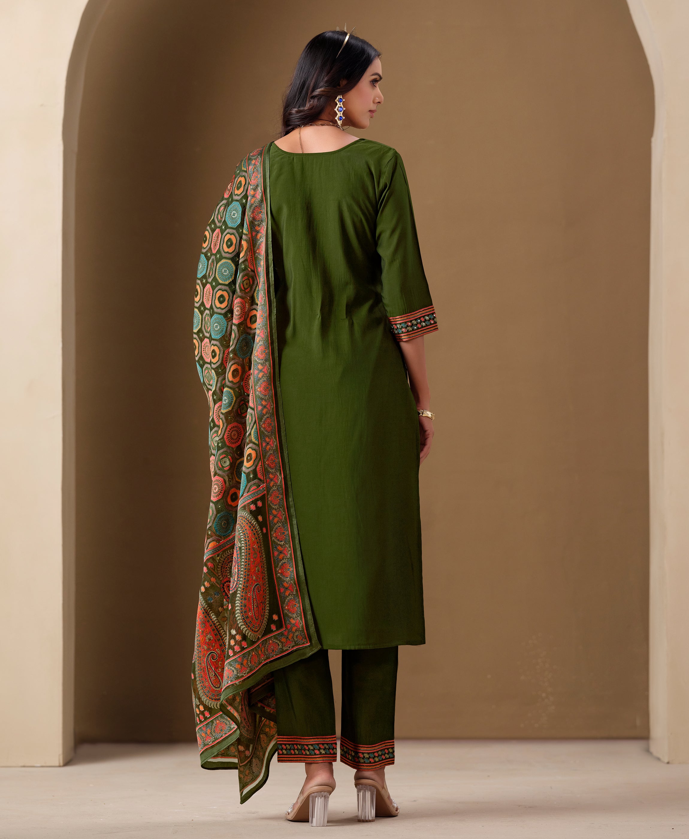 Her Couture Women's Green Viscose Blend Brasso Floral & Leaf Printed Gold Foil Straight Kurta With Pant & Printed Dupatta