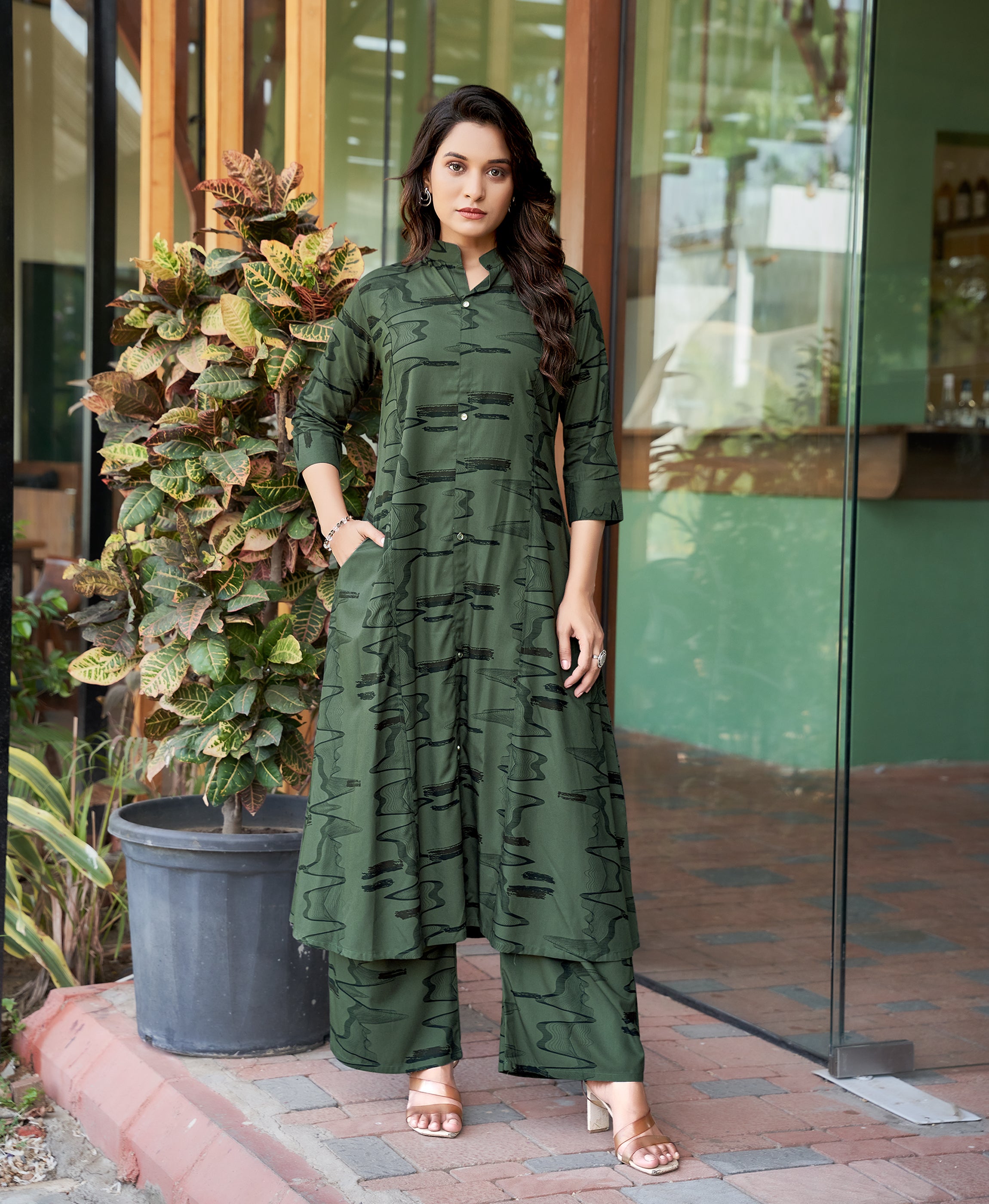 Her Couture Women's Dark Green Rayon Abstract Print Party Co-ord Set