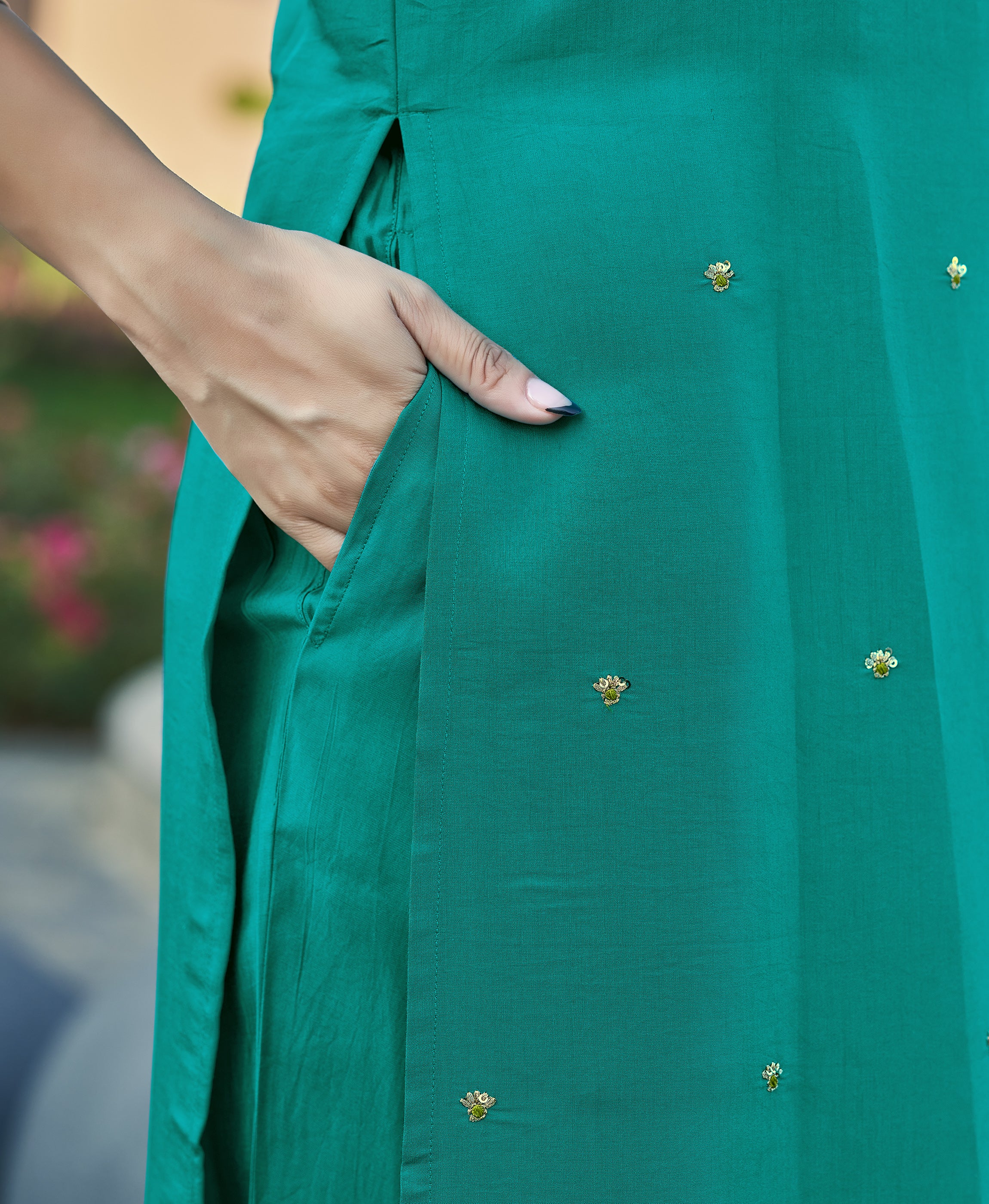 Her Couture Women's Teal Green Viscose Shimmer Floral Embroiery Embroidered Straight Kurta With Pant