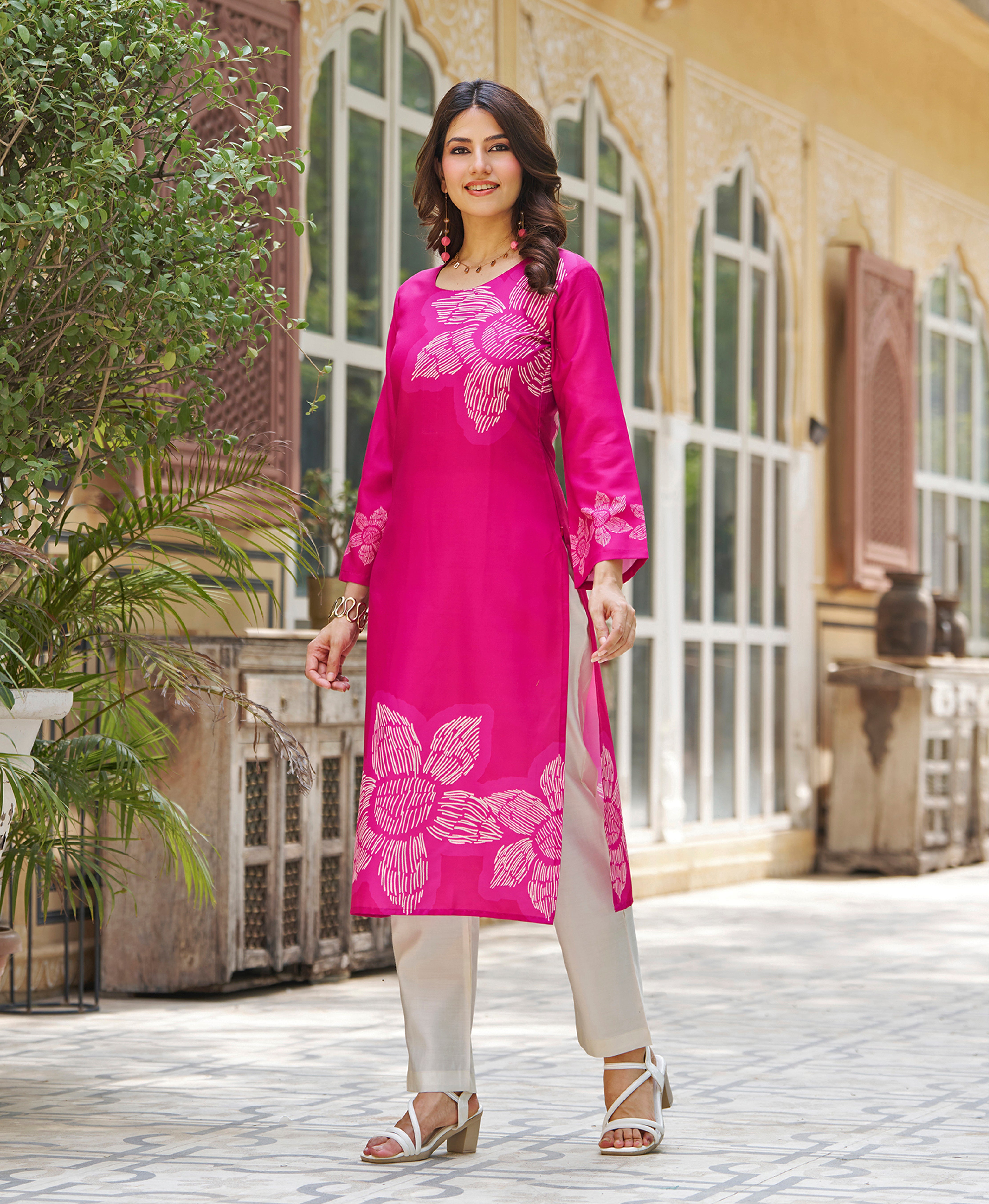 Her Couture Women's Magenta Pink Viscose Rayon Botanical Printed Straight Kurta