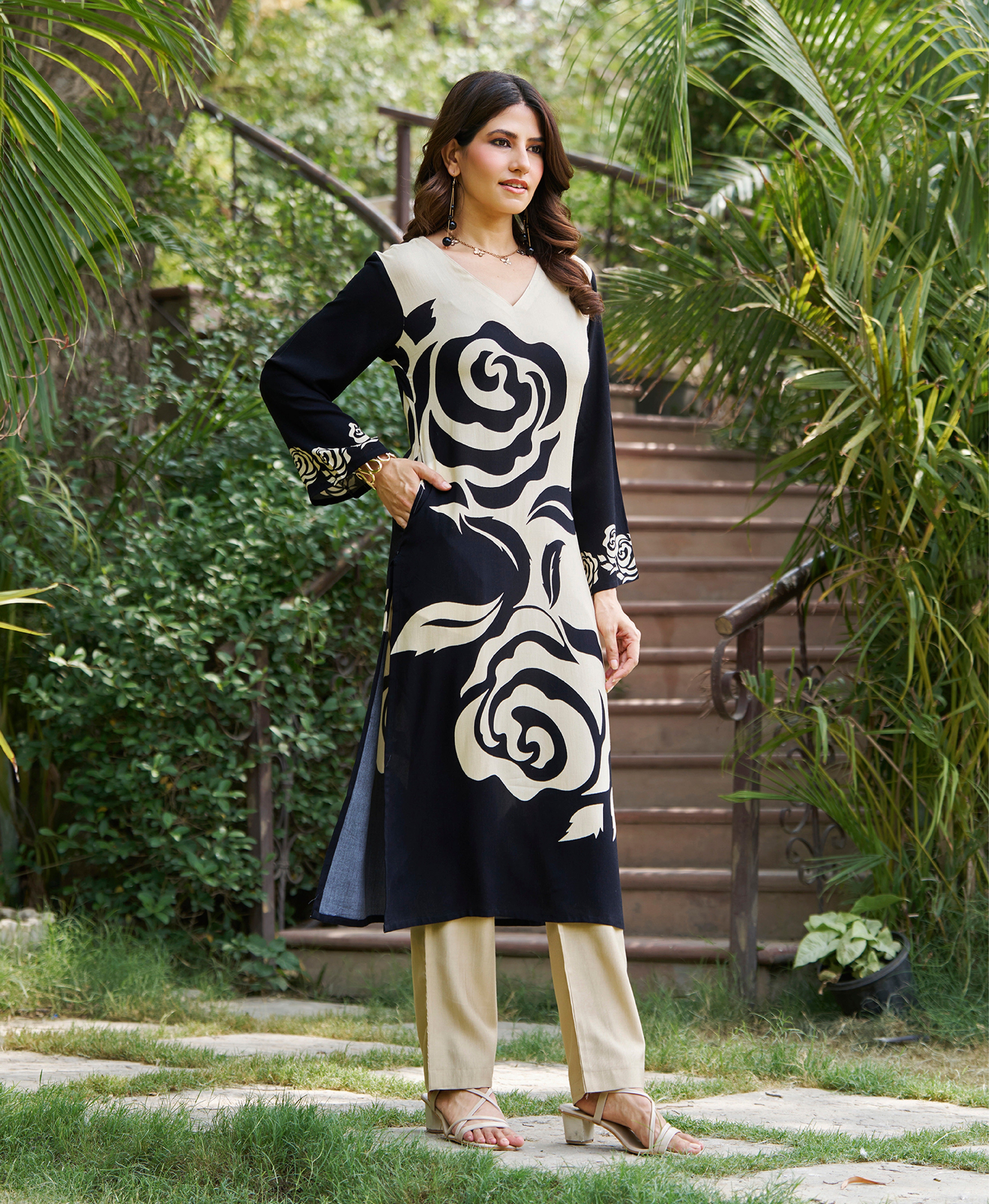 Her Couture Women's Beige Viscose Rayon Botanical Printed Straight Kurta